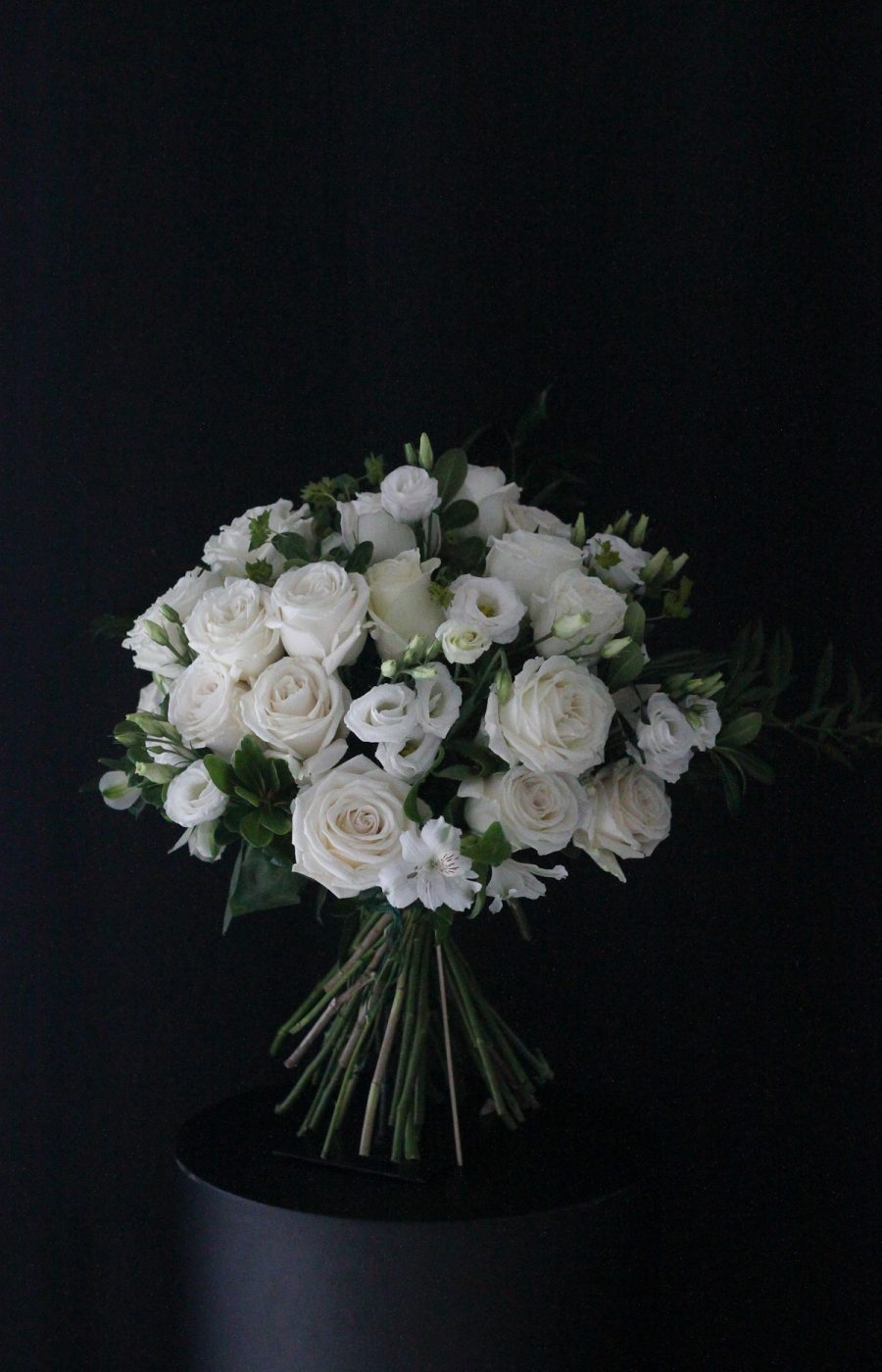White-rose-double-dozen-bouquet–900×1400