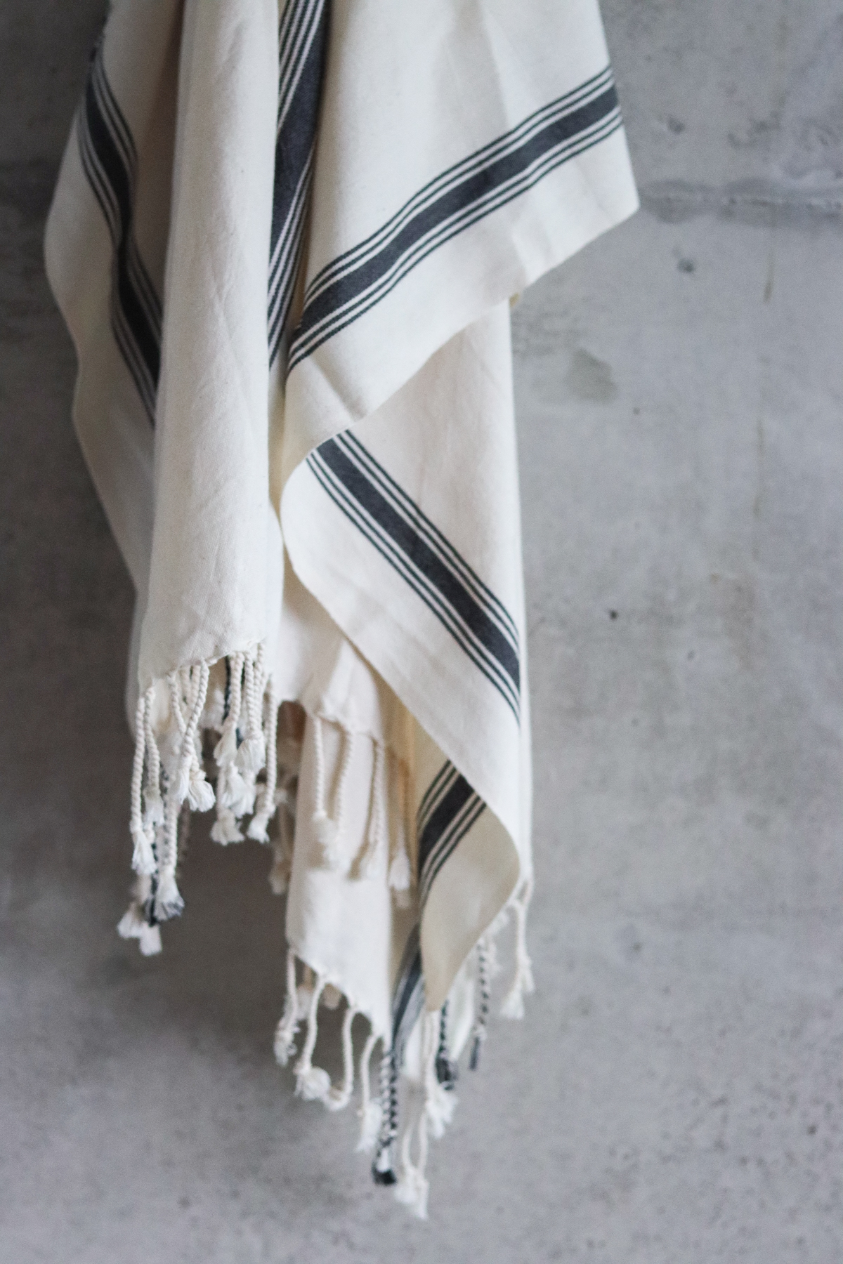 Neutral stripe closeup