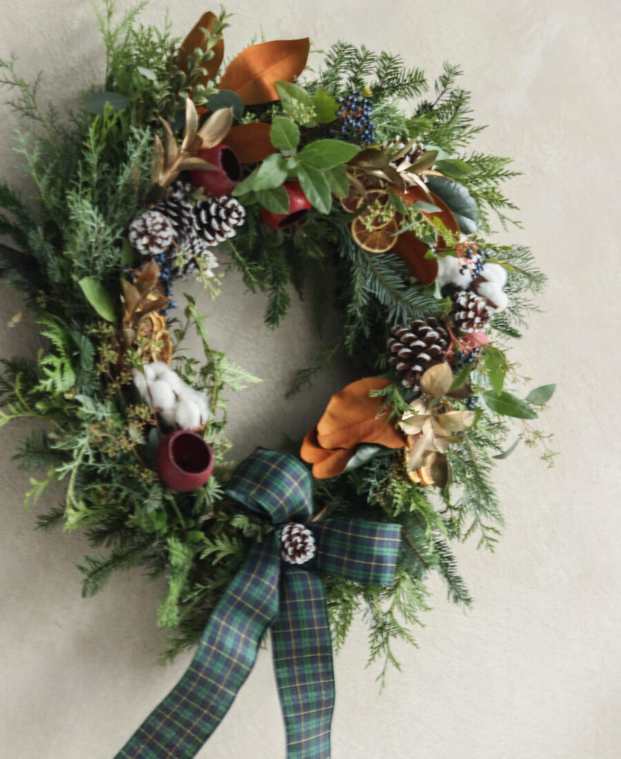 Plaid tidings wreath closeup-1