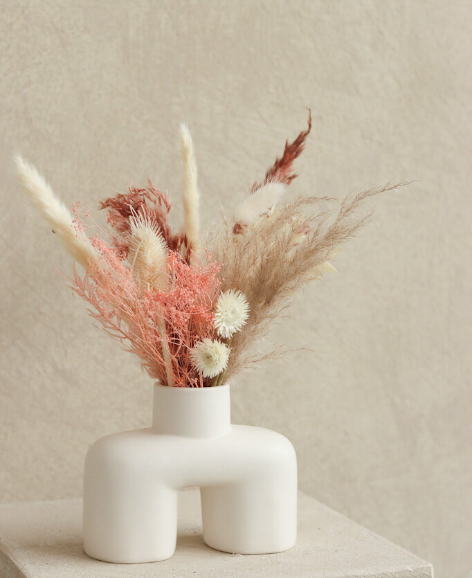 Goddess dried vase closeup-1