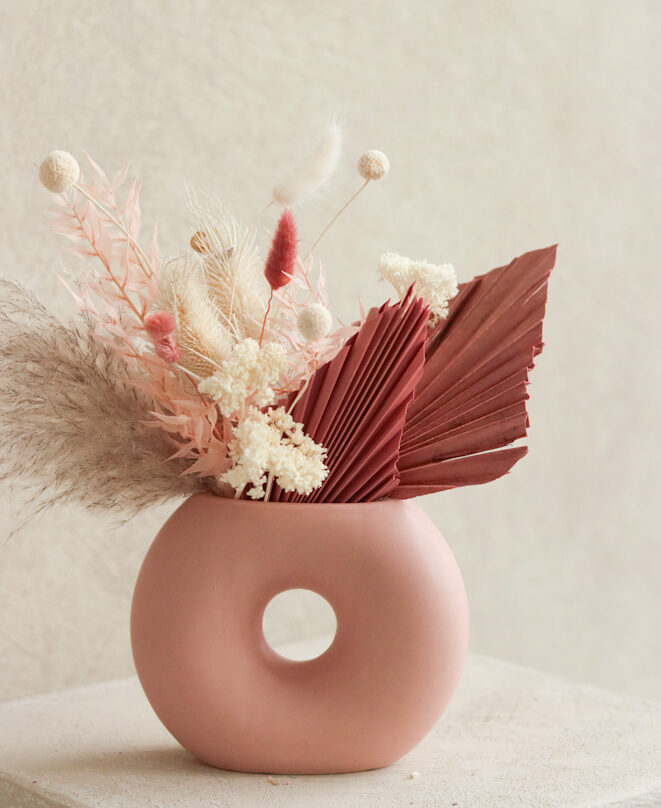 Onut dried vase closeup-1