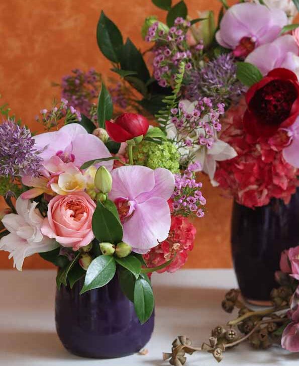 Hibiscus high vase group closeup-1