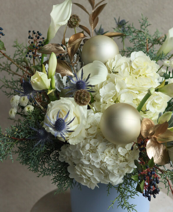 Wedgwood large vase closeup-1