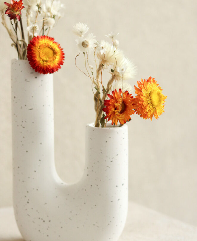 Uturn vase closeup1-1