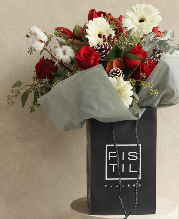 Plaid tidings bouquet closeup-1