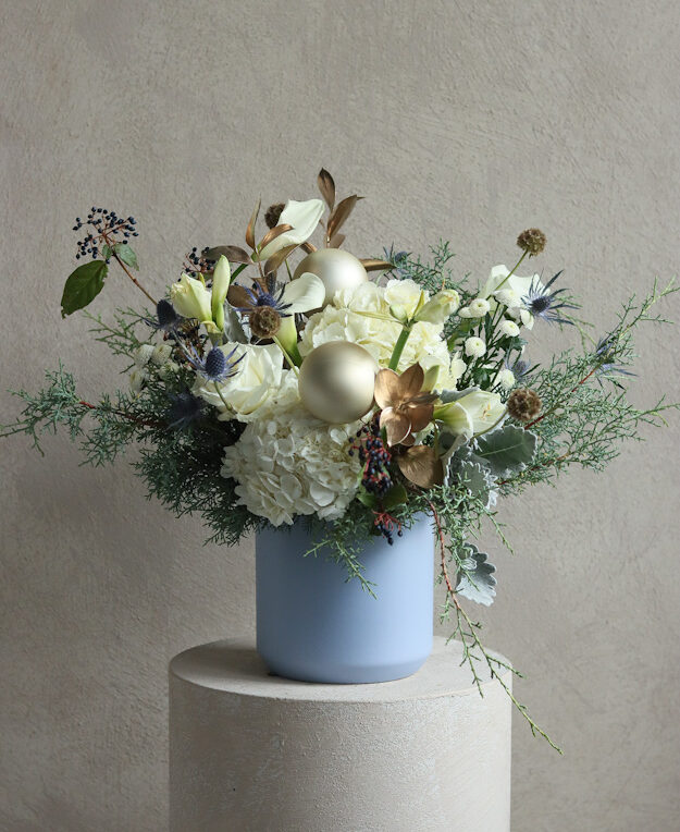 Wedgewood large vase solo-1